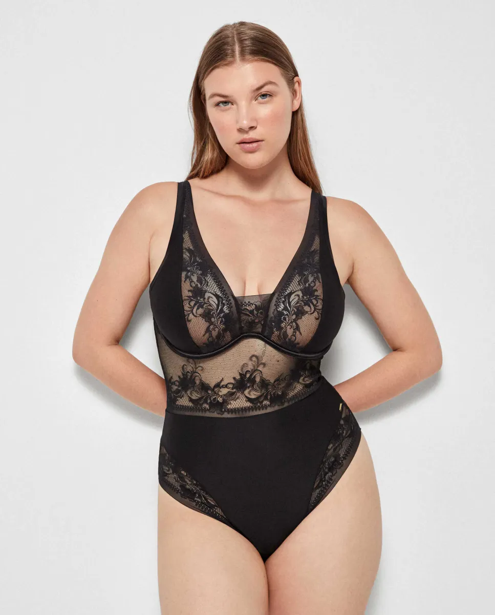 Боди на косточках и сверхлегких чашках из пеноматериала из кружевной ткани Gisela, черный
Боди на косточках и сверхлегких чашках из пеноматериала из кружевной ткани Gisela, черный