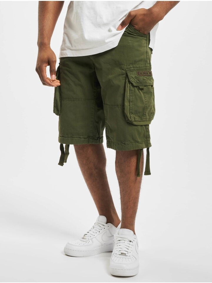 Шорты Alpha Industries Cargo Shorts, цвет dark olive
Шорты Alpha Industries Cargo Shorts, цвет dark olive