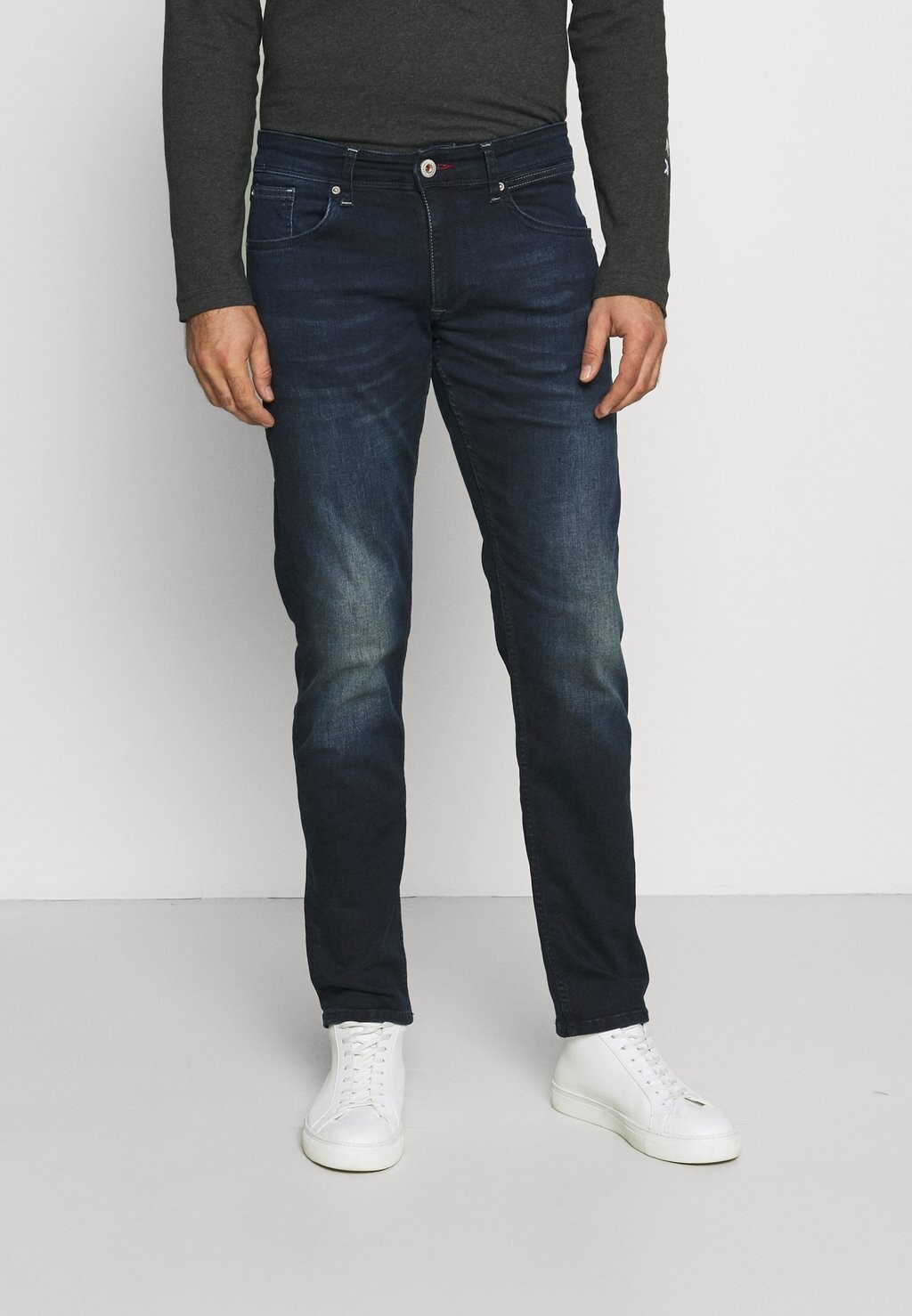 Джинсы Slim Fit RUSSEL Petrol Industries, цвет dark faded
Джинсы Slim Fit RUSSEL Petrol Industries, цвет dark faded