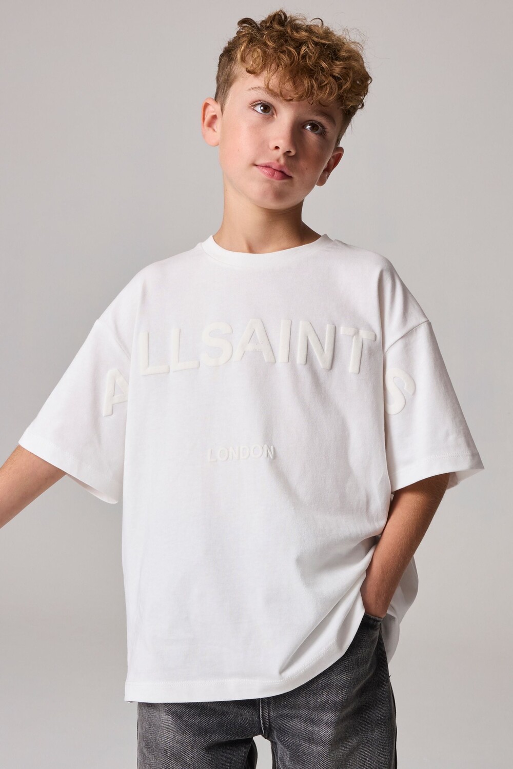Футболка большого размера из 100% хлопка с большим логотипом Smallsaints, белый
Футболка большого размера из 100% хлопка с большим логотипом Smallsaints, белый