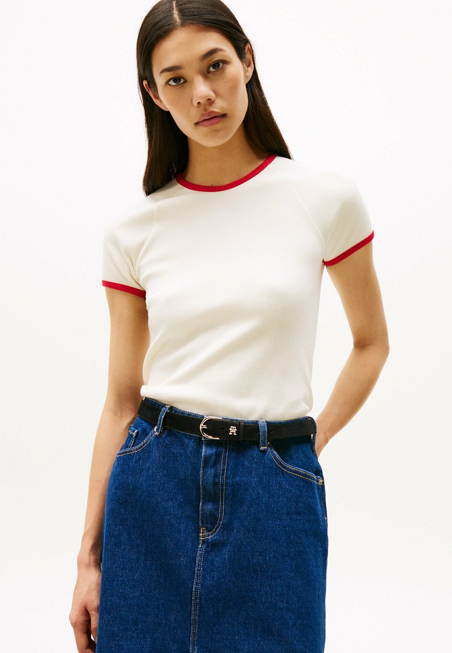 Футболка Tommy Hilfiger CONTRAST CREW NECK SLIM, Cream/Beige
Футболка Tommy Hilfiger CONTRAST CREW NECK SLIM, Cream/Beige