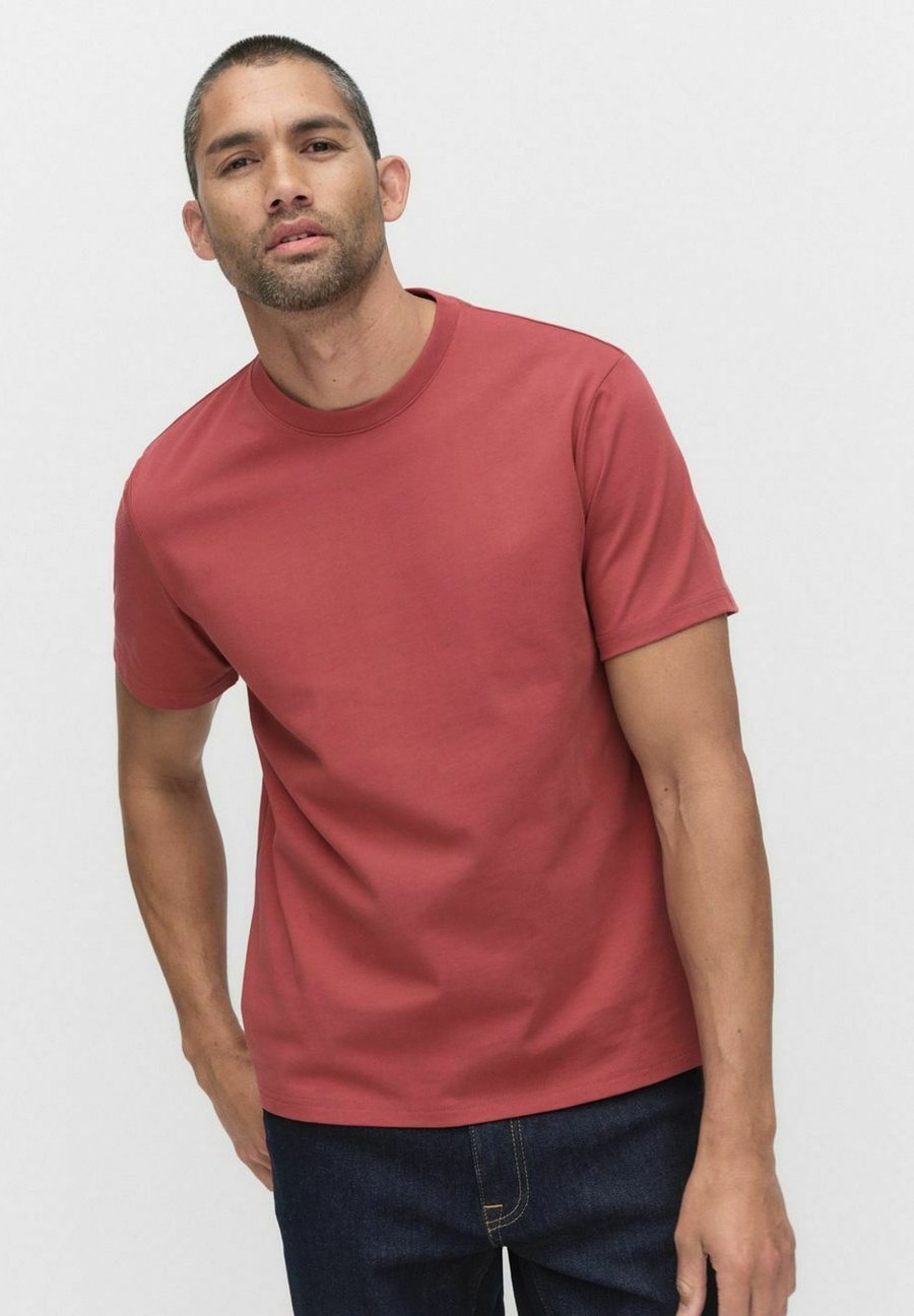 Футболка Dobber LOGAN HEAVY TEE, Chili Red/Red
Футболка Dobber LOGAN HEAVY TEE, Chili Red/Red