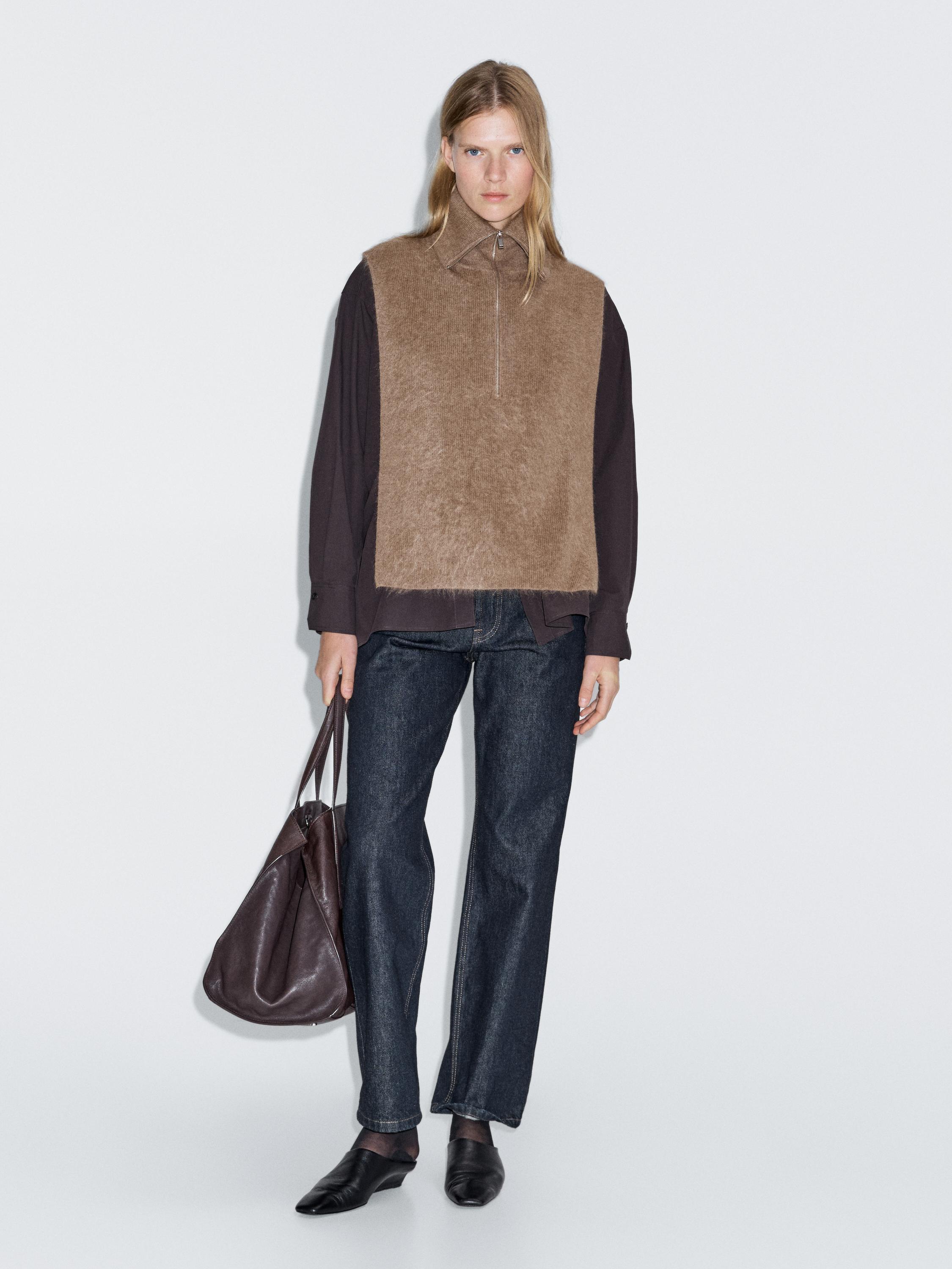 Длинная нагрудная сумка на молнии из 100% кашемира Massimo Dutti, бежевый
Длинная нагрудная сумка на молнии из 100% кашемира Massimo Dutti, бежевый