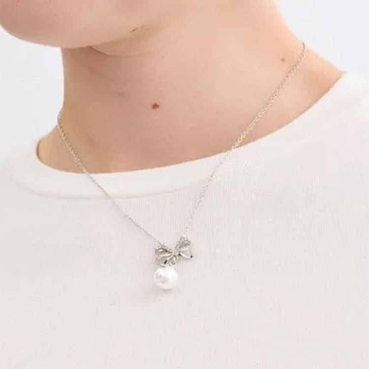 COACH Серебряное металлическое колье Women's Silver
COACH Серебряное металлическое колье Women's Silver