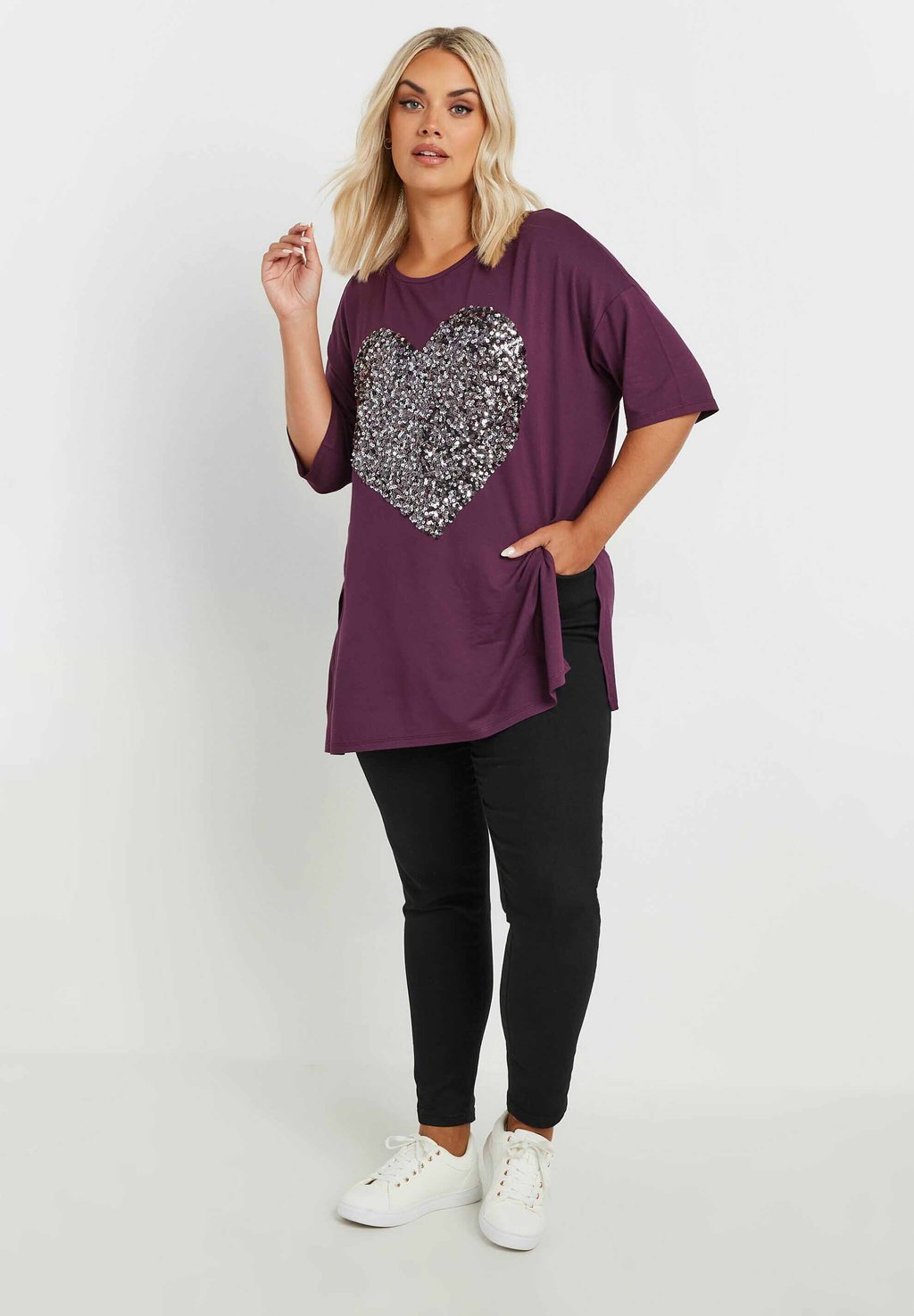 Футболка с принтом CURVE HEART SEQUIN EMBELLISHED Yours Clothing, темно-фиолетовый
Футболка с принтом CURVE HEART SEQUIN EMBELLISHED Yours Clothing, темно-фиолетовый