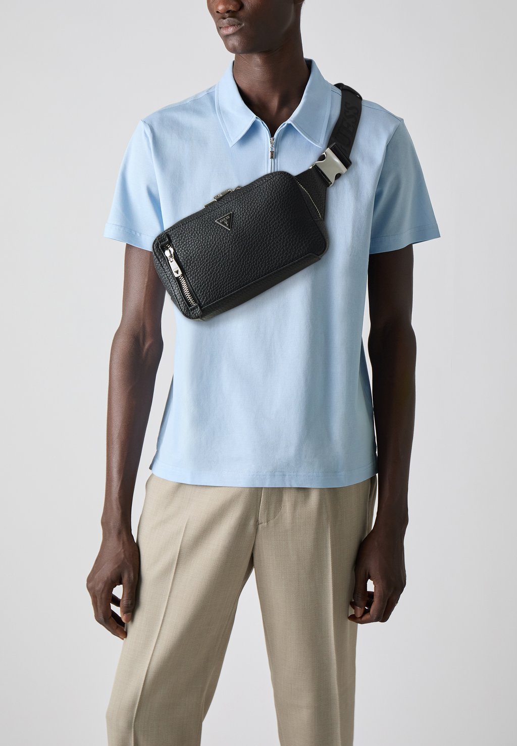 Поясная сумка TORINO VERTICAL Guess, черный
Поясная сумка TORINO VERTICAL Guess, черный