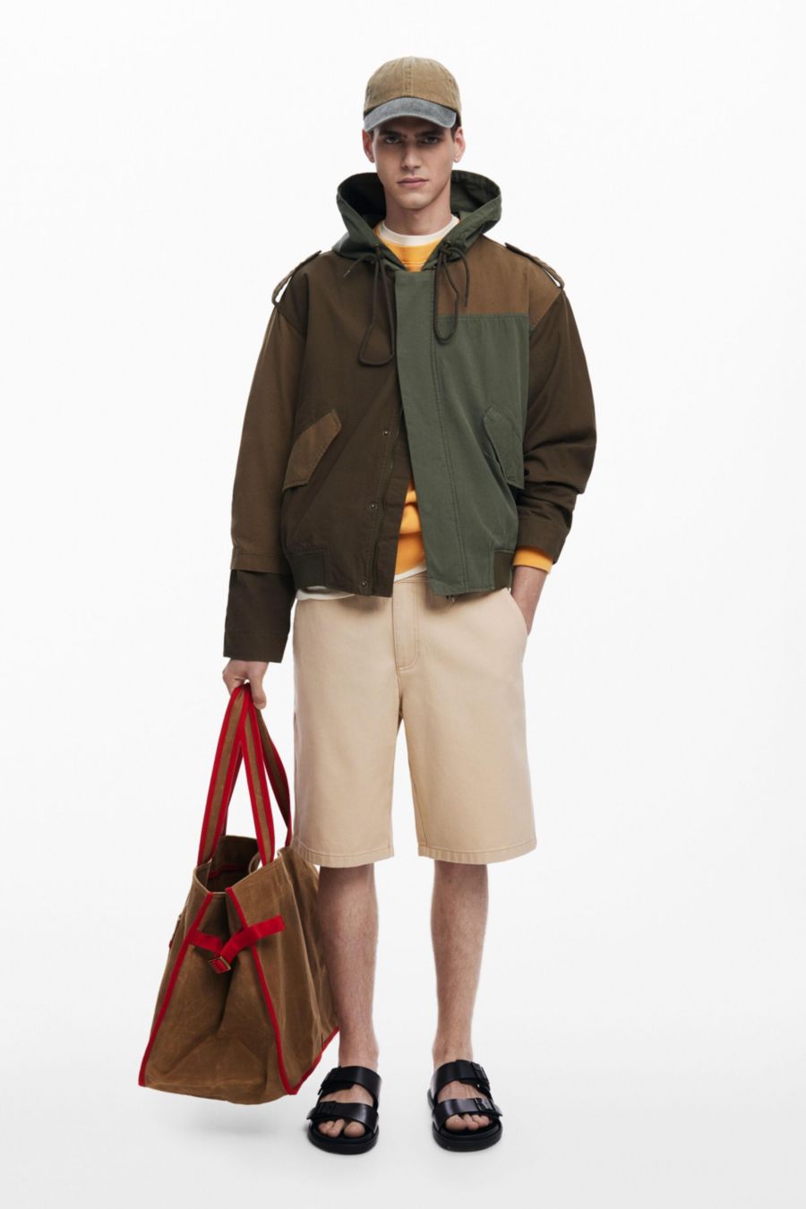 Мужская куртка с капюшоном и нашивками Desigual, Light green
Мужская куртка с капюшоном и нашивками Desigual, Light green