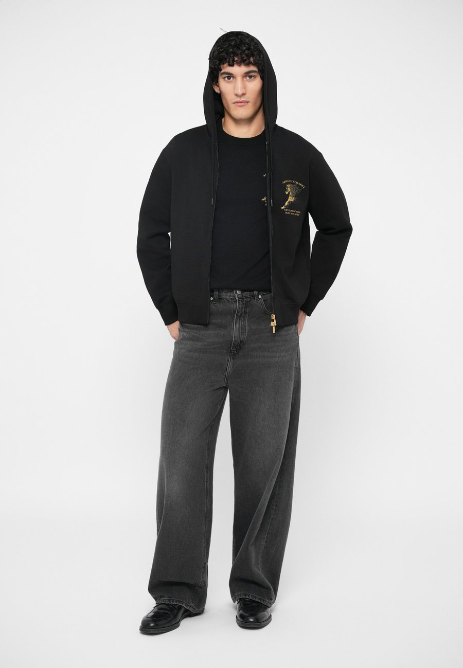 Толстовка Armani Exchange UNISEX, Black, Черный, Толстовка Armani Exchange UNISEX, Black
Толстовка Armani Exchange UNISEX, Black, Черный, Толстовка Armani Exchange UNISEX, Black