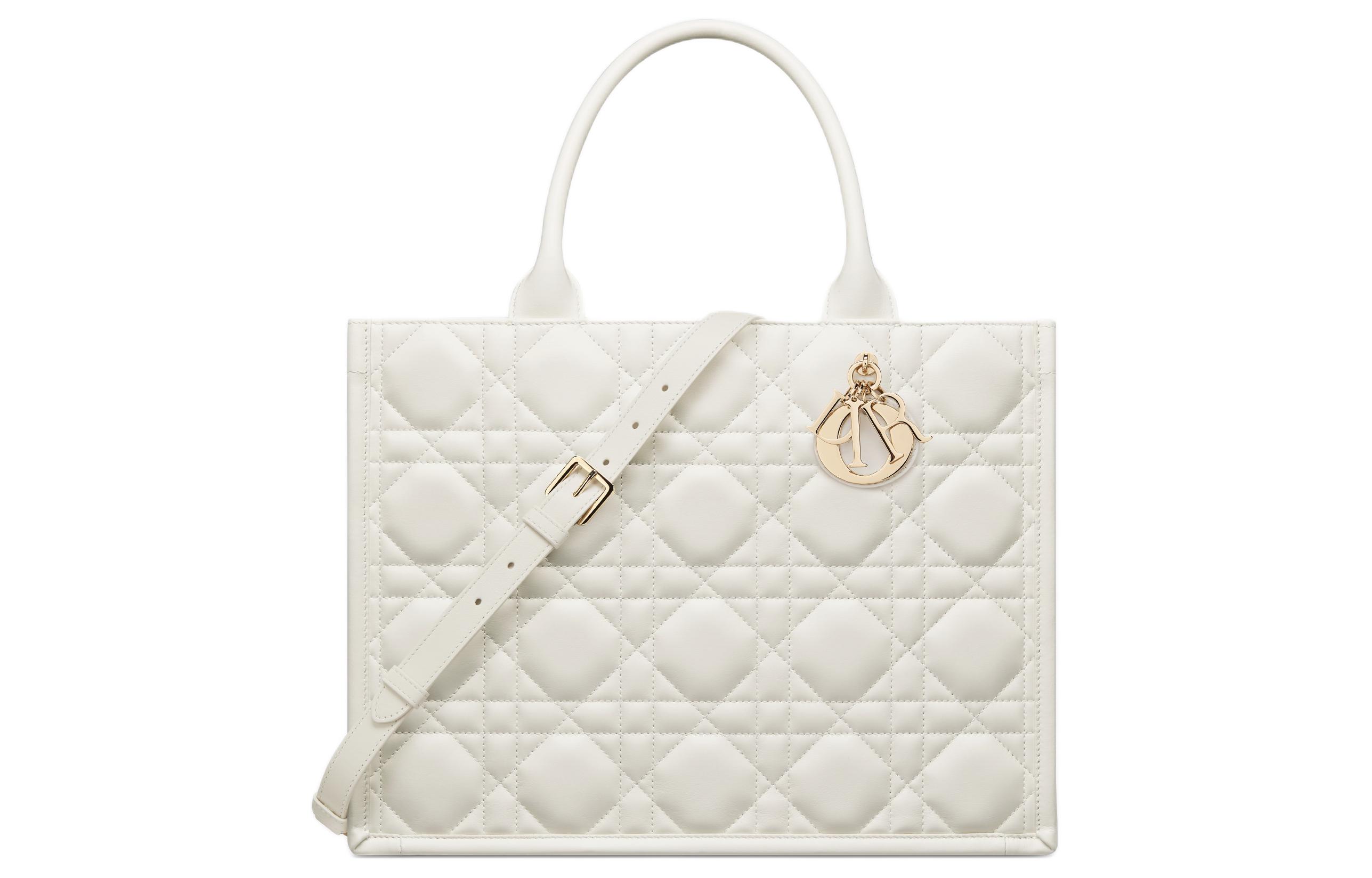 DIOR Сумка-шоппер из телячьей кожи
DIOR Сумка-шоппер из телячьей кожи