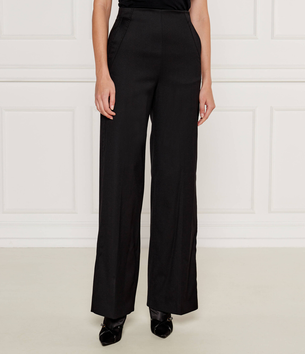 Брюки Pinko PETRARCA flare fit, черный
Брюки Pinko PETRARCA flare fit, черный