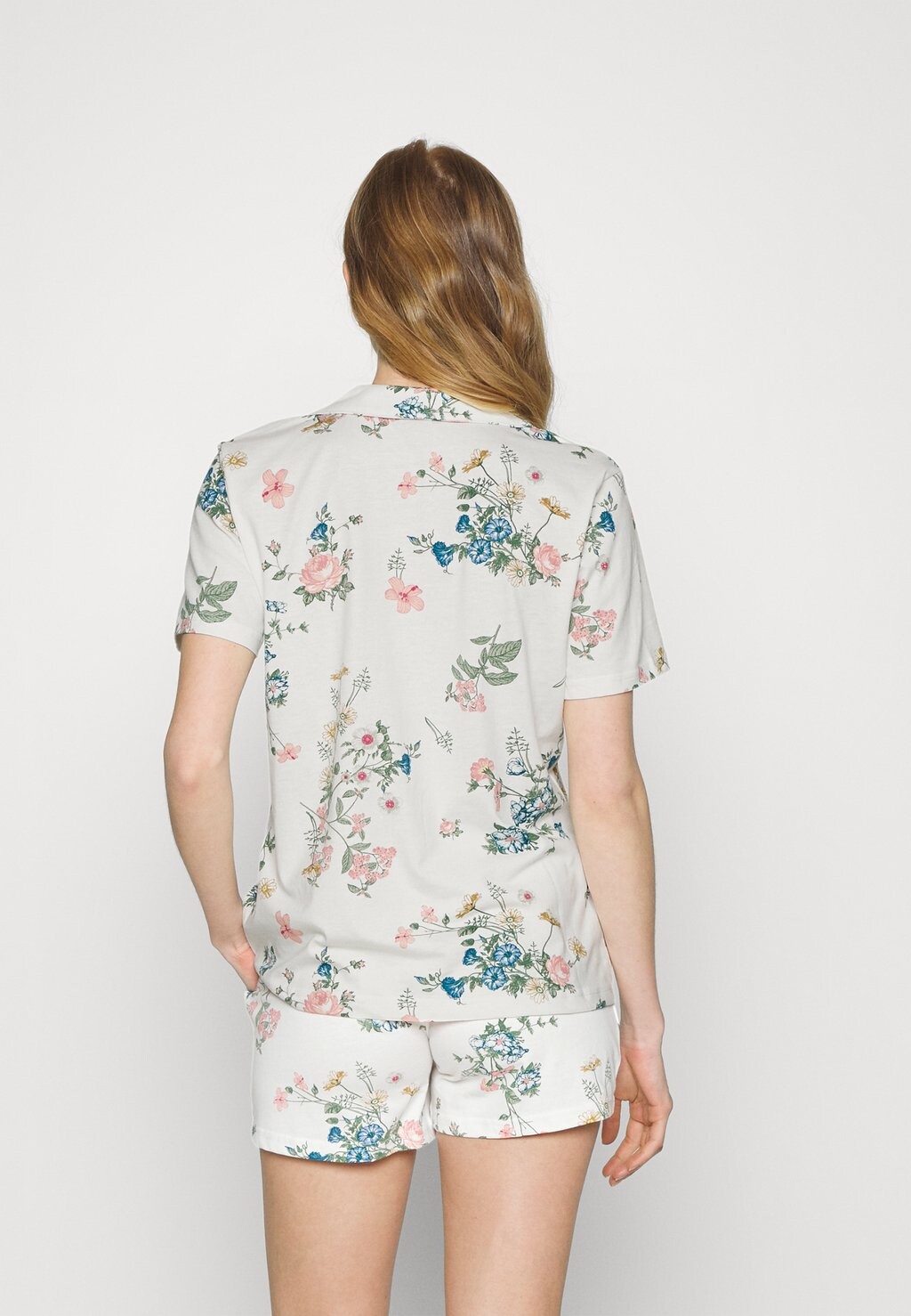 Пижама SHORTY GEKNÖPFT SET LASCANA, мультиколор
Пижама SHORTY GEKNÖPFT SET LASCANA, мультиколор