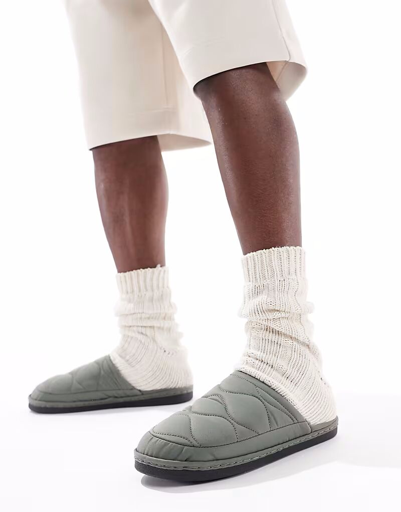 Мягкие тапочки Jack & Jones цвета хаки
Мягкие тапочки Jack & Jones цвета хаки