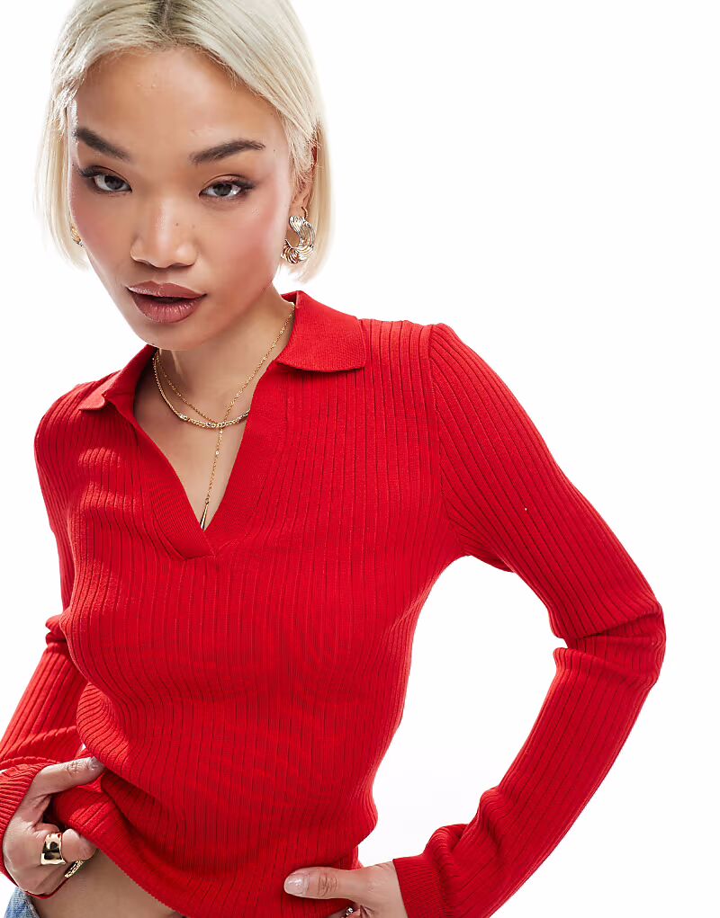 ONLY поло с V-образным вырезом красного цвета
ONLY поло с V-образным вырезом красного цвета