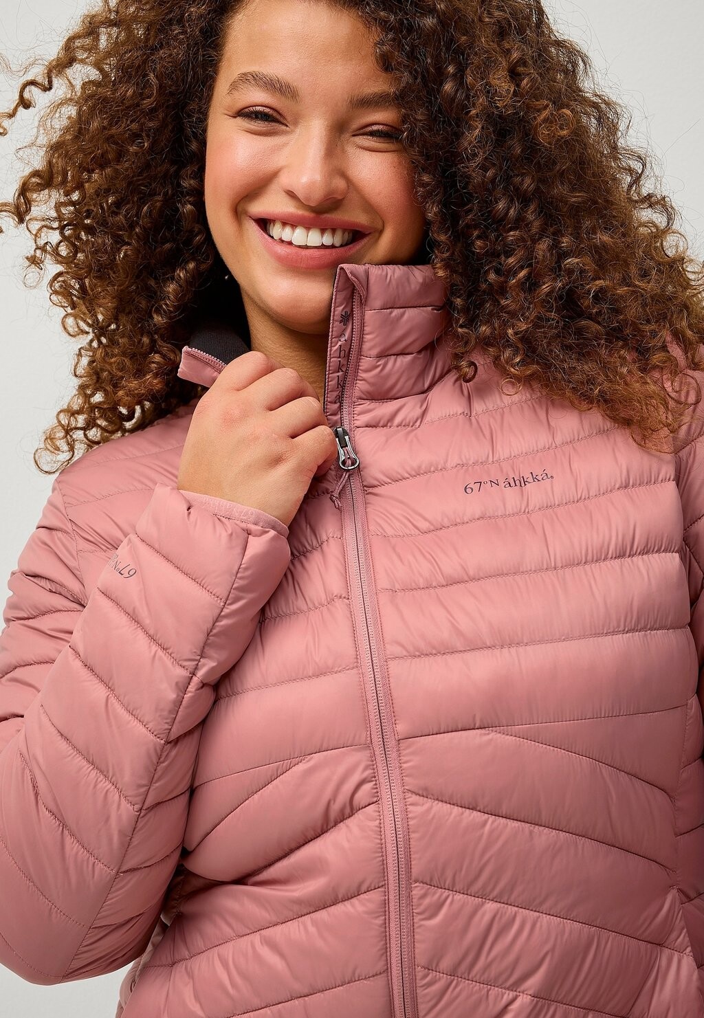 Пуховик Áhkká, розовый
Пуховик Áhkká, розовый