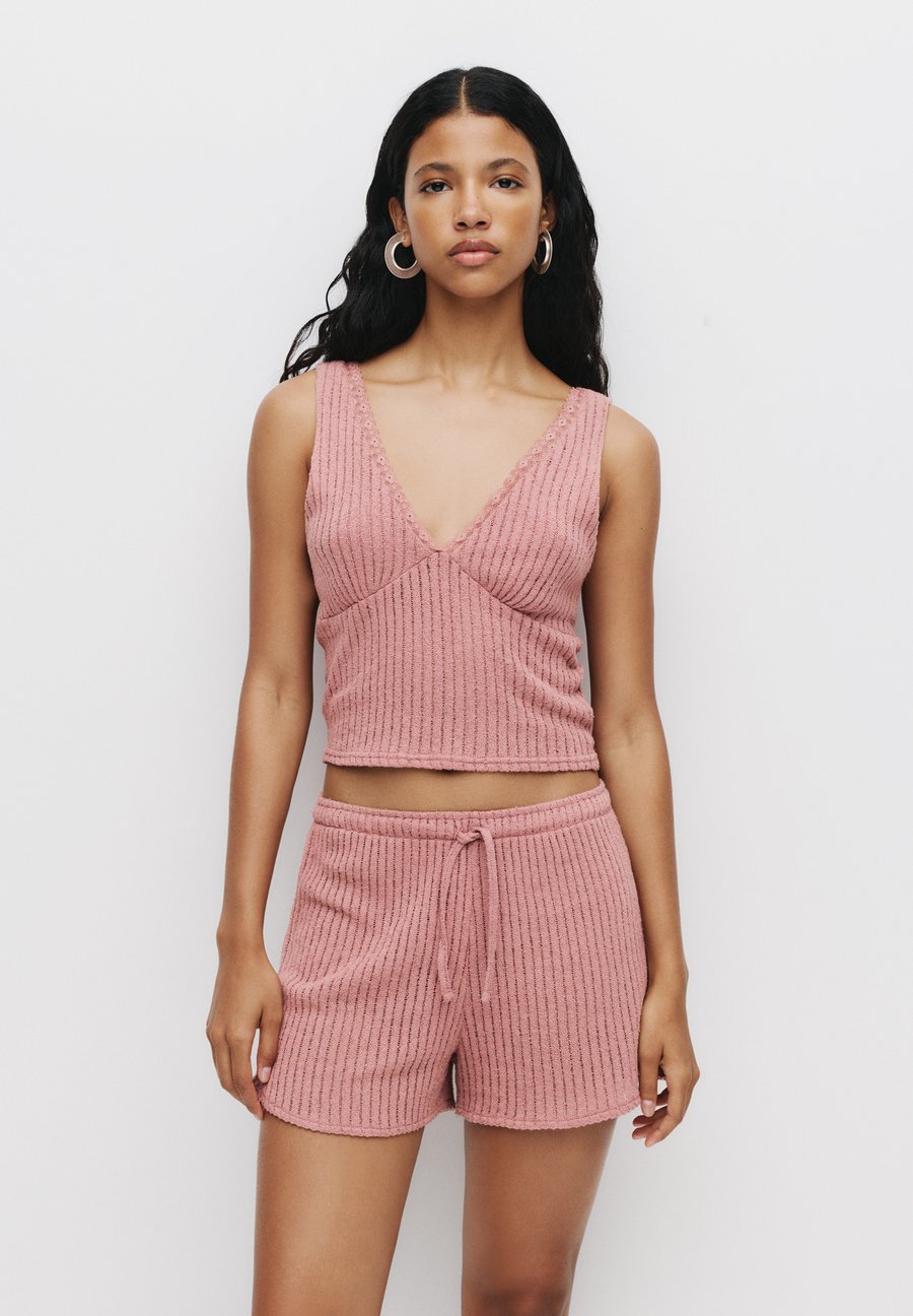 Шорты PULL&BEAR CUTWORK, Pink
Шорты PULL&BEAR CUTWORK, Pink