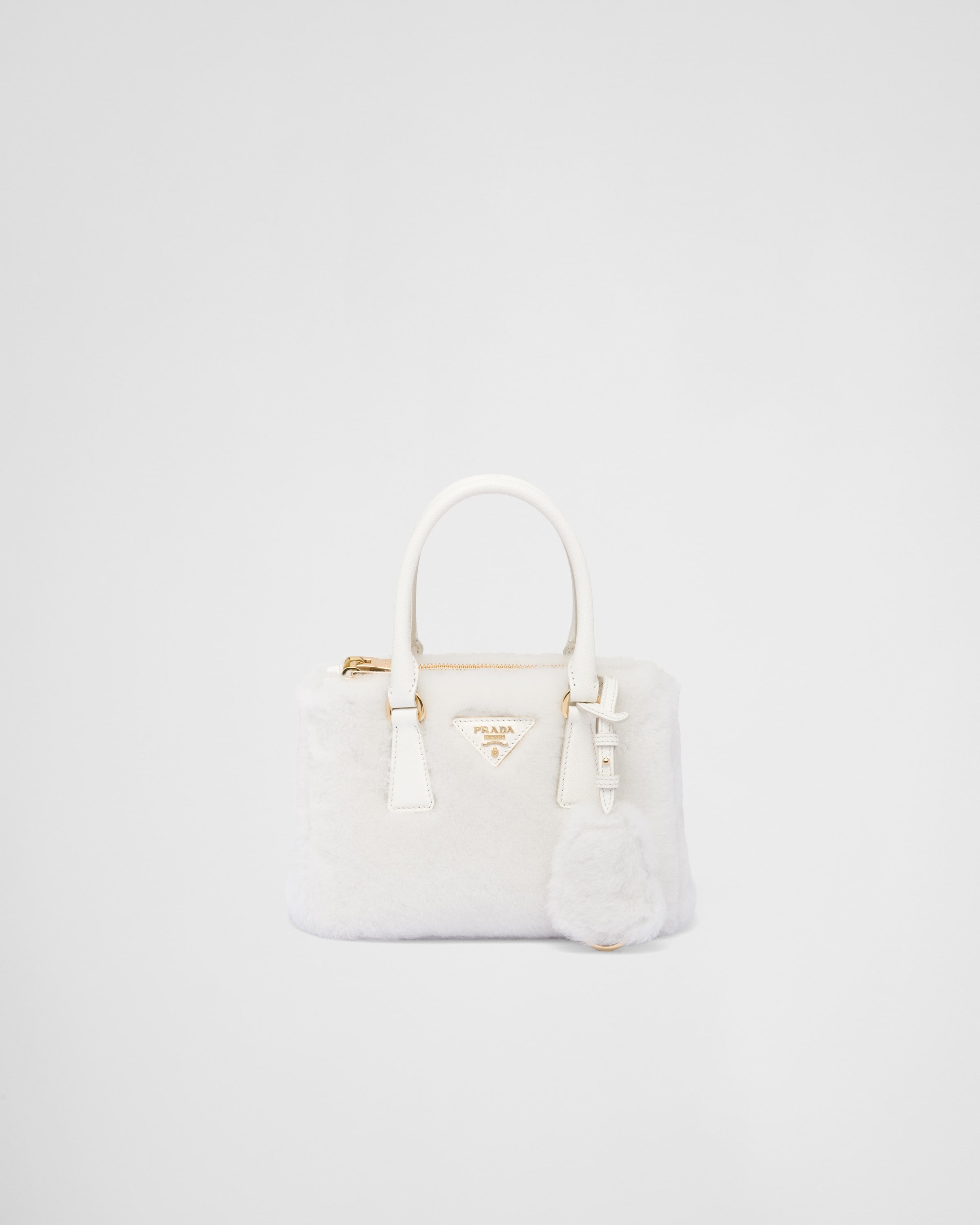 Мини-сумка Prada Galleria из овчины, белый
Мини-сумка Prada Galleria из овчины, белый