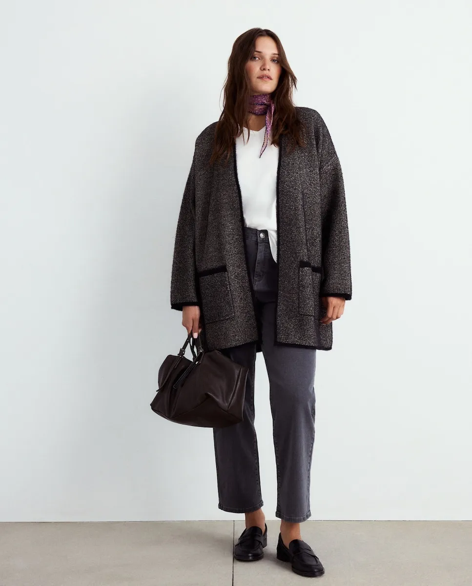 Длинный женский однотонный кардиган Couchel, черный
Длинный женский однотонный кардиган Couchel, черный