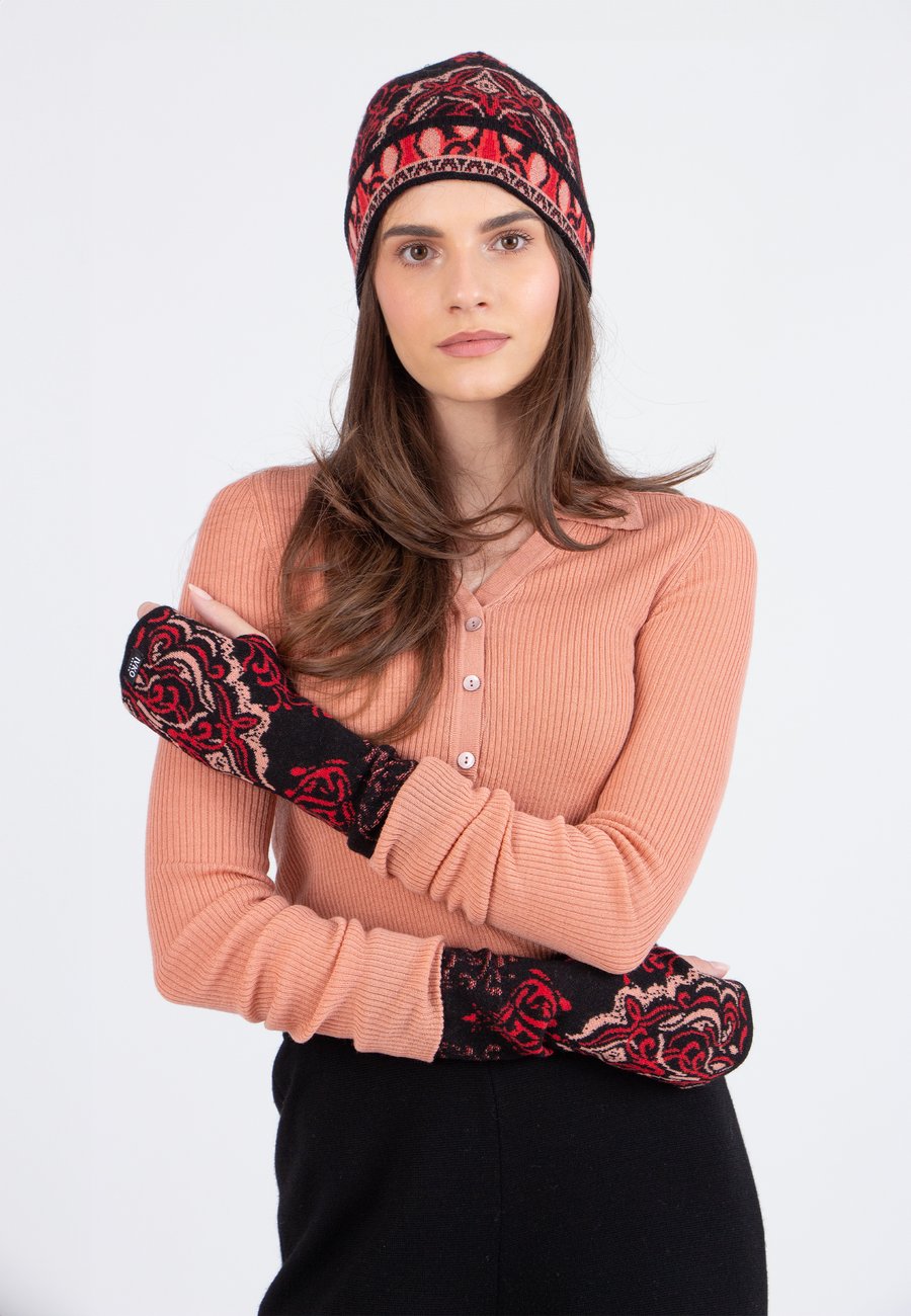 Перчатки Ivko ORNAMENT PATTERN, Chocolate Black/Brown
Перчатки Ivko ORNAMENT PATTERN, Chocolate Black/Brown