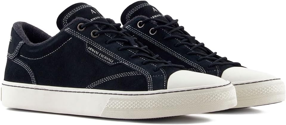 Мужские кроссовки Armani Exchange Venice, темно-синий
Мужские кроссовки Armani Exchange Venice, темно-синий