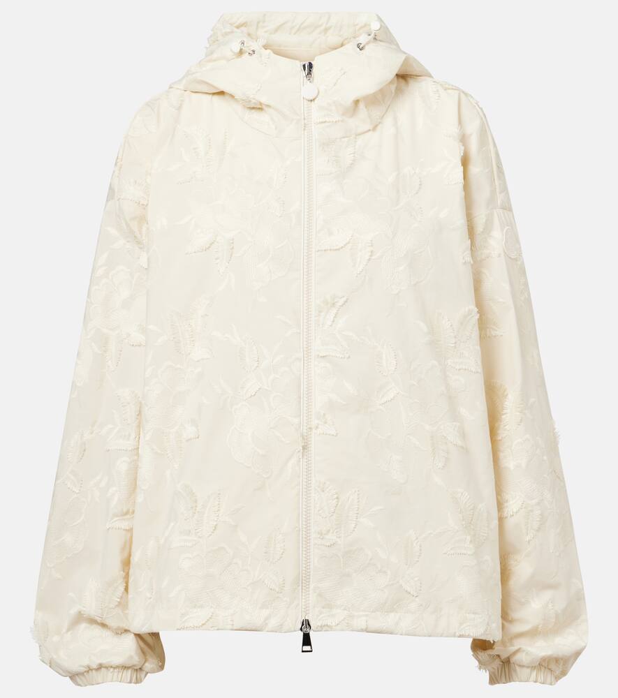 Шелковая куртка с цветочной вышивкой Charmeil Moncler, 050 - White
Шелковая куртка с цветочной вышивкой Charmeil Moncler, 050 - White