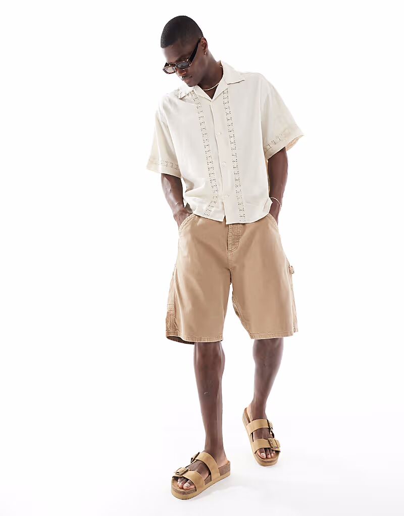 Мешковатые плотницкие шорты Jack & Jones бежевого цвета
Мешковатые плотницкие шорты Jack & Jones бежевого цвета