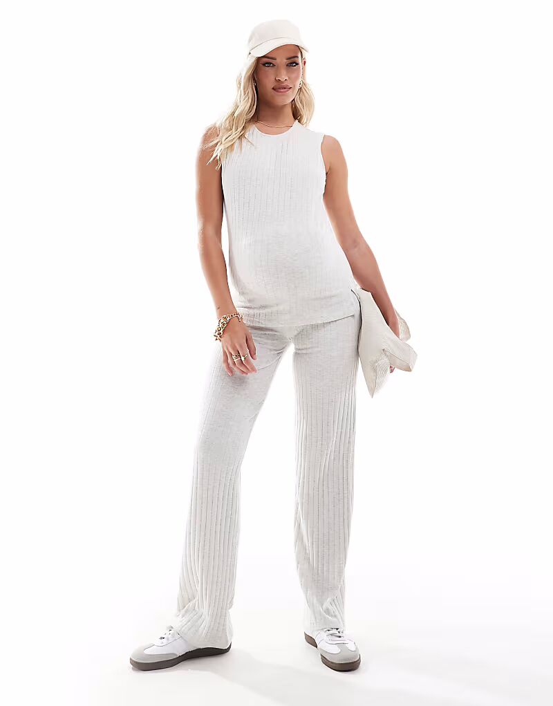 Mamalicious Maternity комбинезон из трикотажного джерси с широкими штанинами, кремовый меланж
Mamalicious Maternity комбинезон из трикотажного джерси с широкими штанинами, кремовый меланж