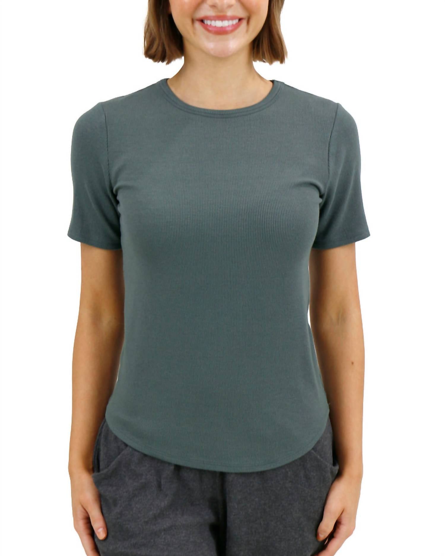 Футболка Essential с короткими рукавами в рубчик в стиле «Лес» Grace and Lace, Forest
Футболка Essential с короткими рукавами в рубчик в стиле «Лес» Grace and Lace, Forest