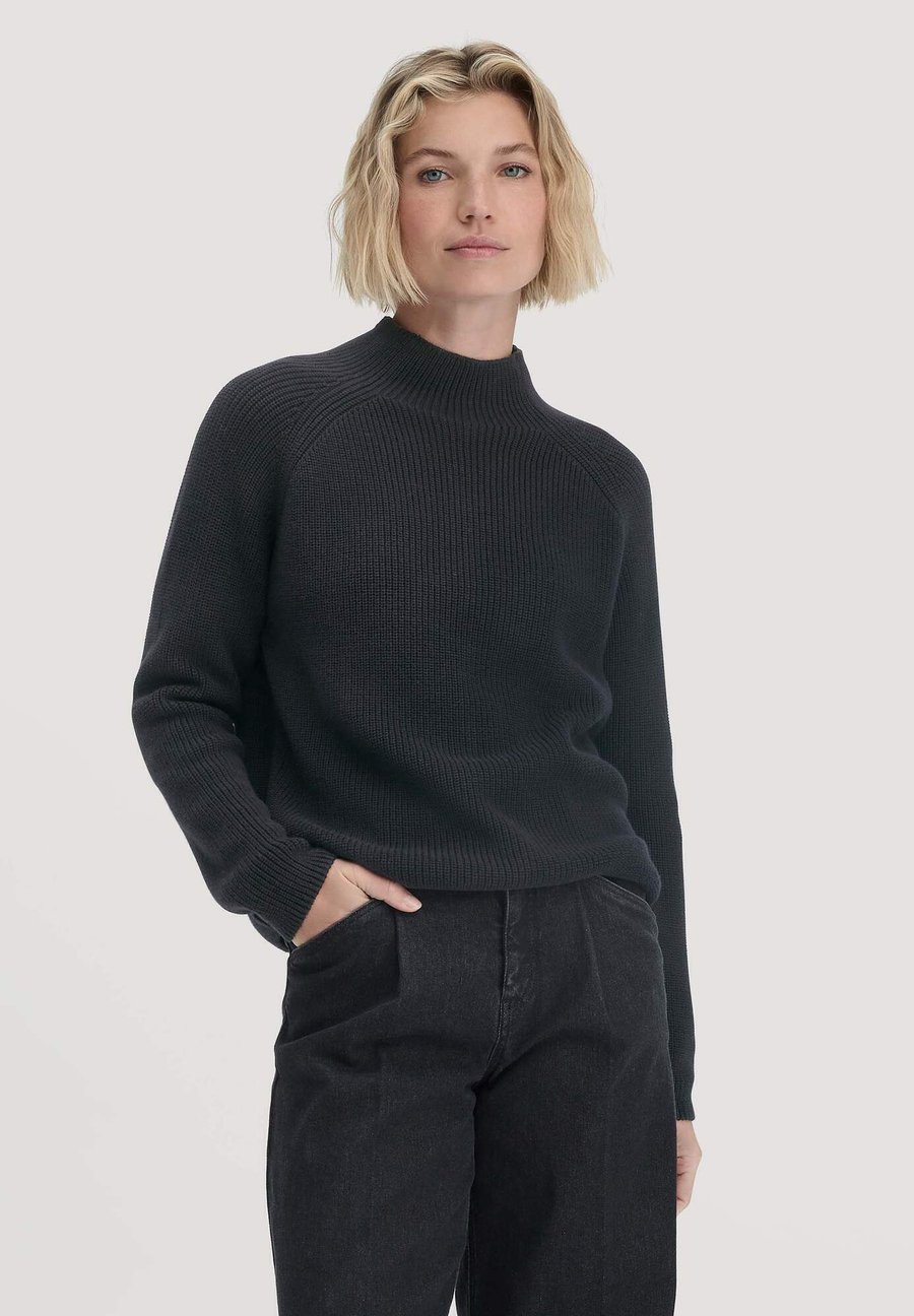 Джемпер Hessnatur RELAXED, Schwarz/Black
Джемпер Hessnatur RELAXED, Schwarz/Black