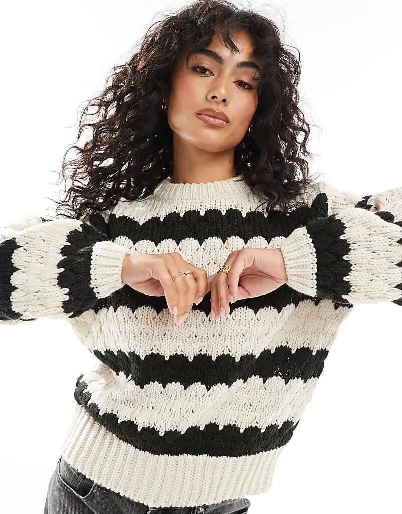 Джемпер крупной вязки в смелую монополоску YAS
Джемпер крупной вязки в смелую монополоску YAS