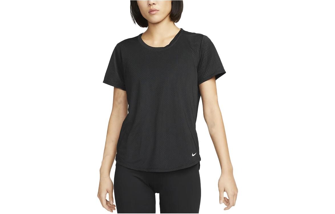 Футболка женская черная Nike
Футболка женская черная Nike