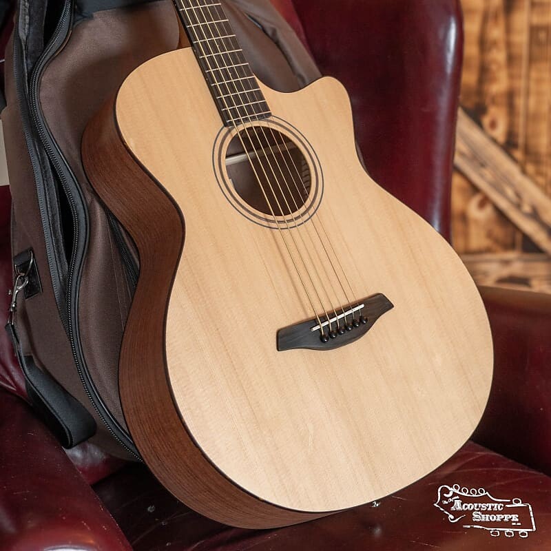 Акустическая гитара Furch Blue BARc-SW Series Sitka/Walnut Cutaway Baritone Acoustic Guitar w/Gigbag #8914
Акустическая гитара Furch Blue BARc-SW Series Sitka/Walnut Cutaway Baritone Acoustic Guitar w/Gigbag #8914