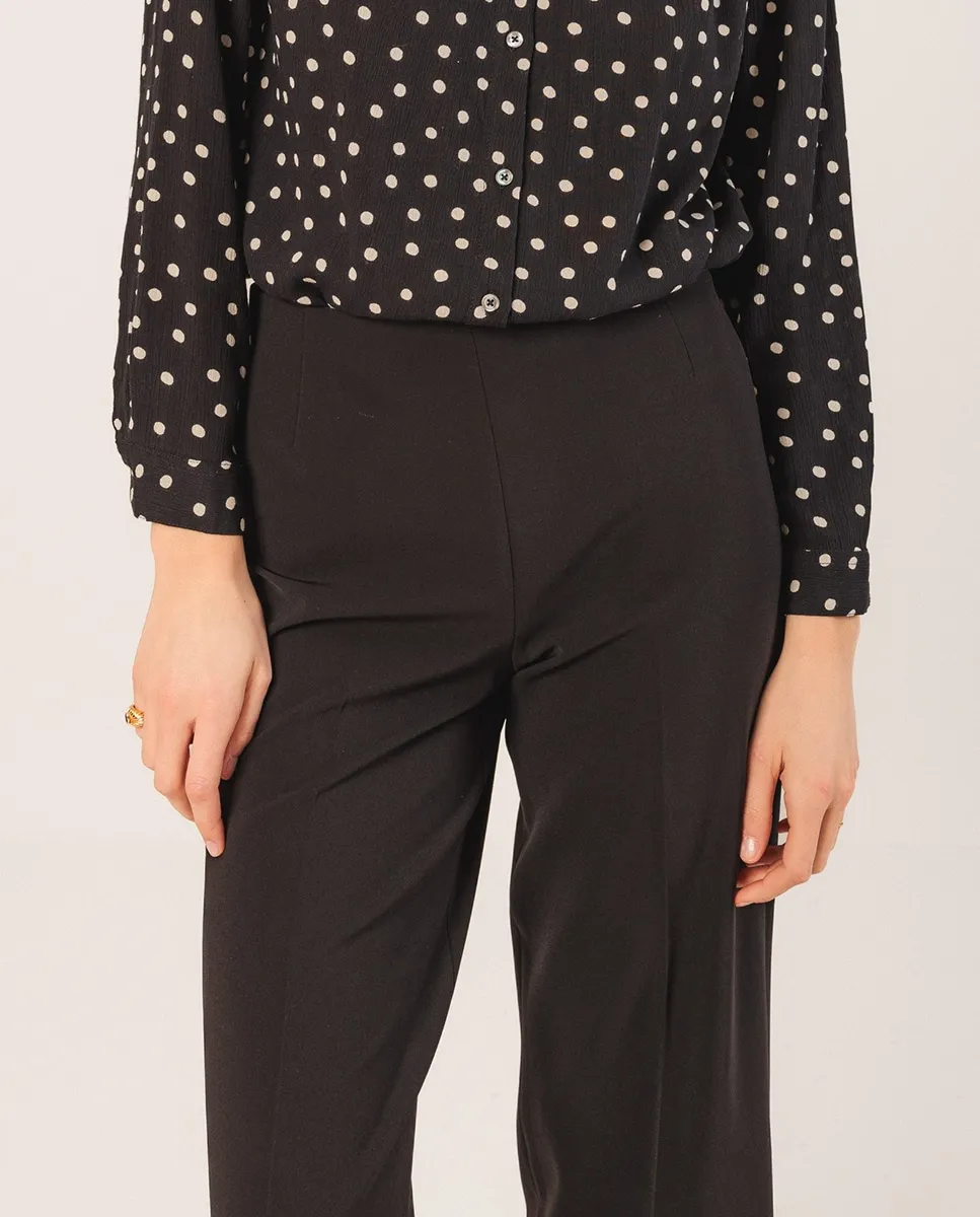 Женские прямые длинные брюки Indi & Cold, черный
Женские прямые длинные брюки Indi & Cold, черный