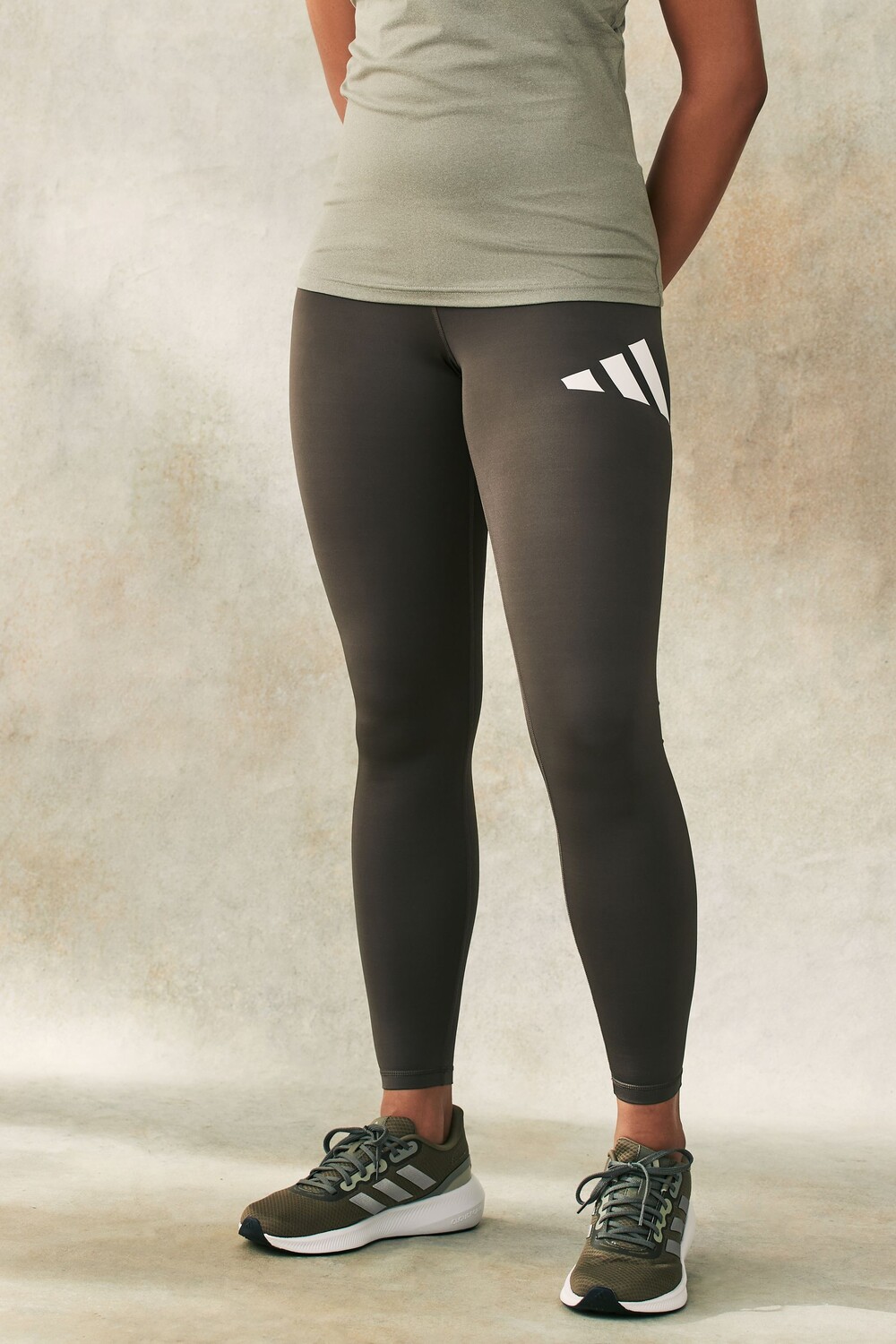 Леггинсы Train Essential полной длины с большим логотипом Adidas, зеленый
Леггинсы Train Essential полной длины с большим логотипом Adidas, зеленый