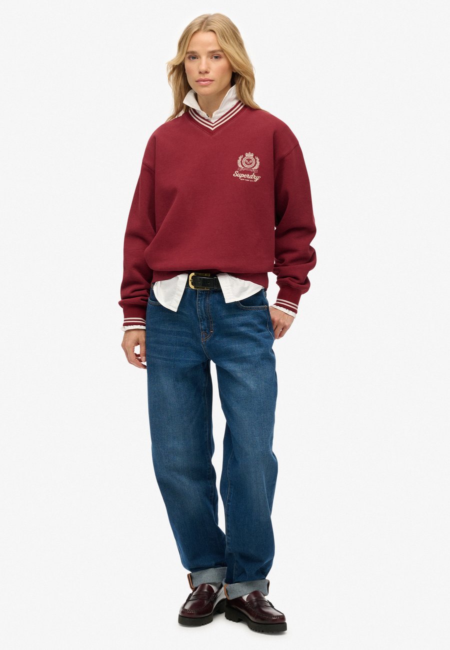 Толстовка Superdry & Co COUNTRY V-NECK , Stanton Red/Red, Красный, Толстовка Superdry & Co COUNTRY V-NECK , Stanton Red/Red
Толстовка Superdry & Co COUNTRY V-NECK , Stanton Red/Red, Красный, Толстовка Superdry & Co COUNTRY V-NECK , Stanton Red/Red