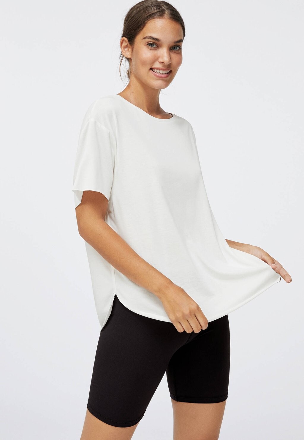 Базовая футболка OYSHO, белый
Базовая футболка OYSHO, белый