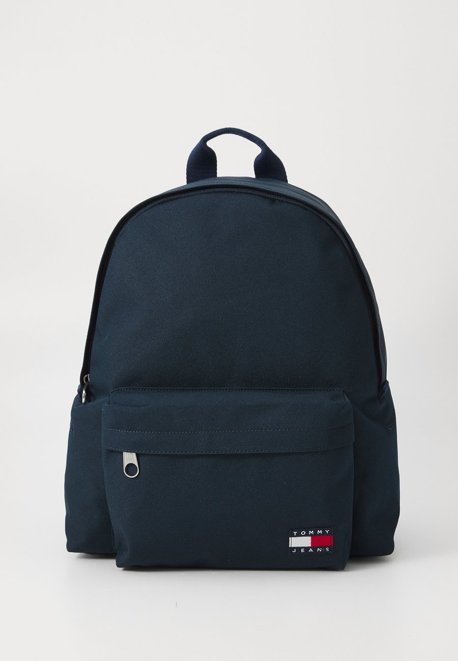 Рюкзак Tommy Jeans DAILY DOME BACKPACK, Dark Night Navy/Dark Blue
Рюкзак Tommy Jeans DAILY DOME BACKPACK, Dark Night Navy/Dark Blue