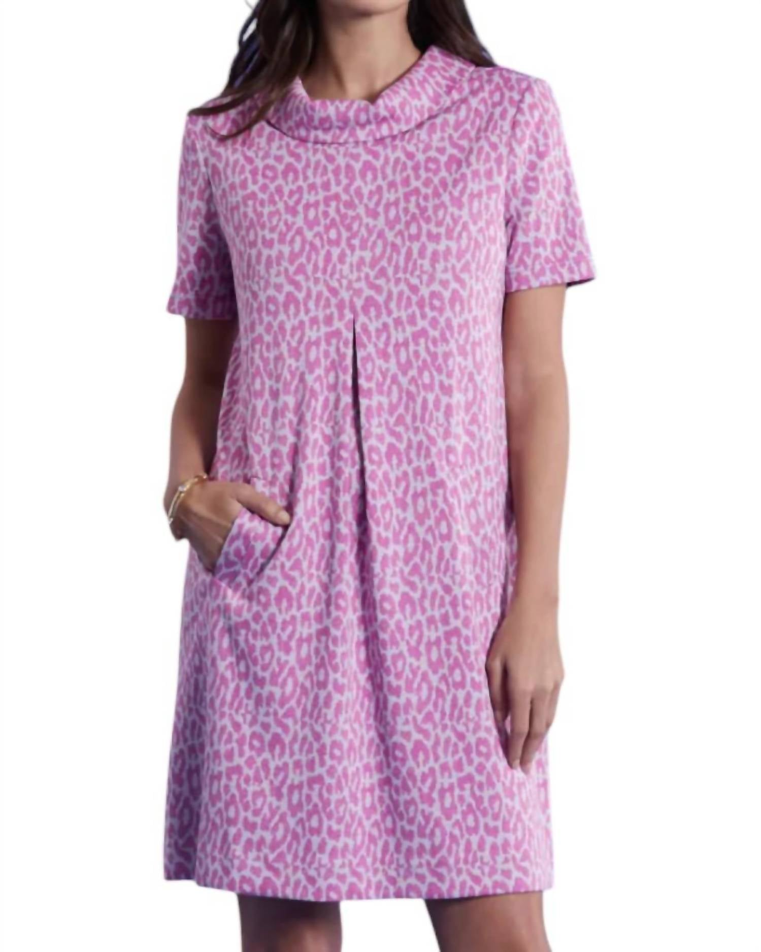 Вязаное платье Kristen в дерзком розовом цвете Cheetah Tyler Boe
Вязаное платье Kristen в дерзком розовом цвете Cheetah Tyler Boe