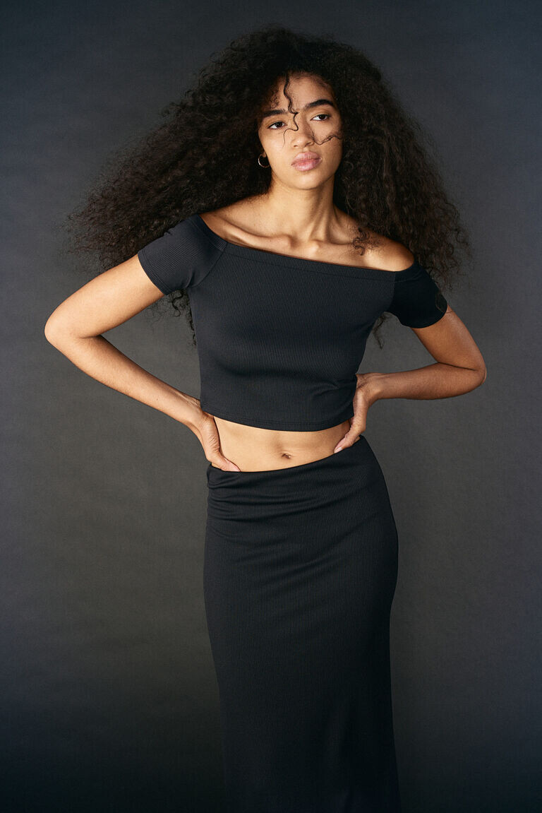 Рубчатый топ с открытыми плечами H&M, черный
Рубчатый топ с открытыми плечами H&M, черный