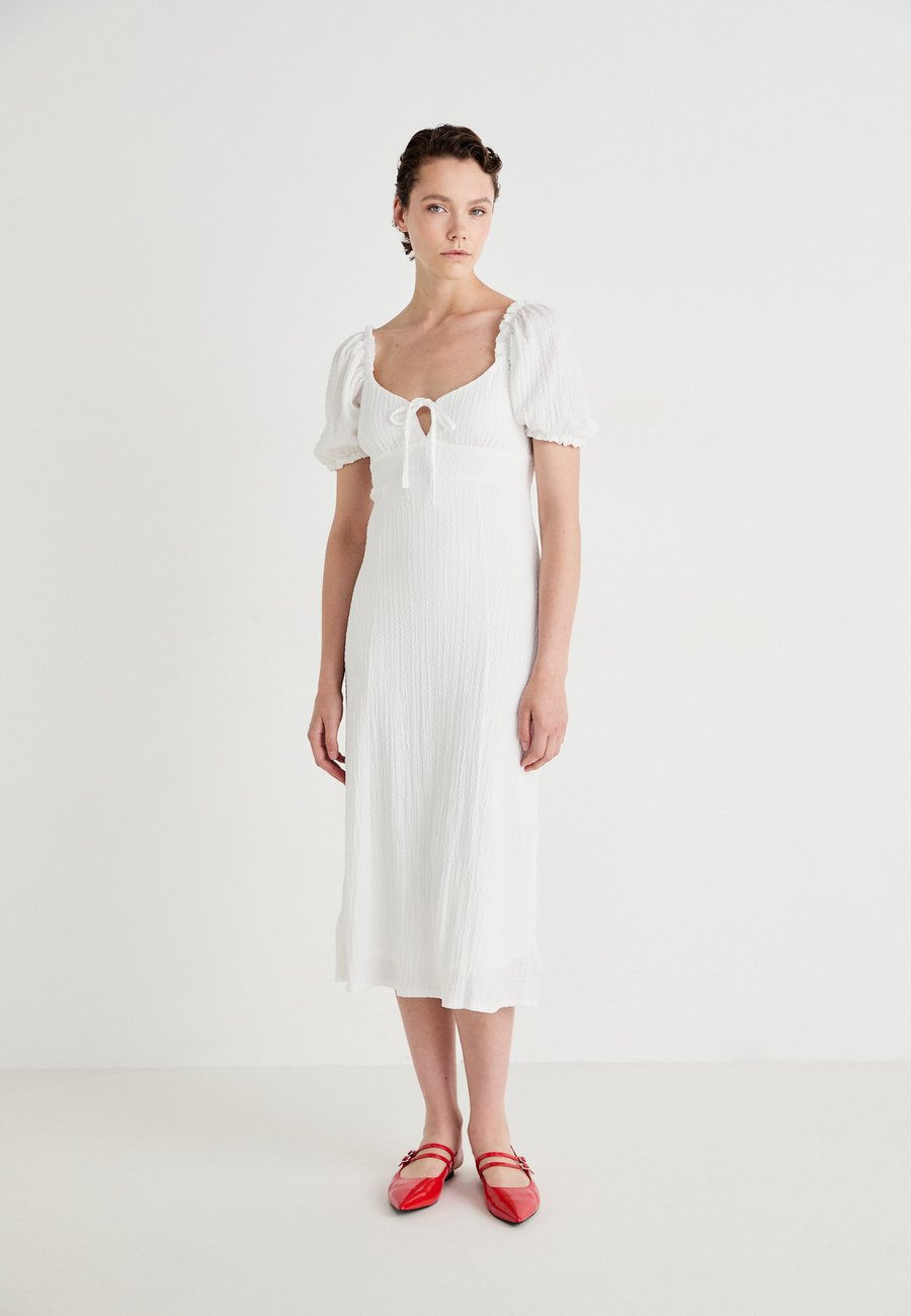 Платье Gina Tricot PUFF SLEEVE MIDI DRESS, Offwhite/Off-White
Платье Gina Tricot PUFF SLEEVE MIDI DRESS, Offwhite/Off-White