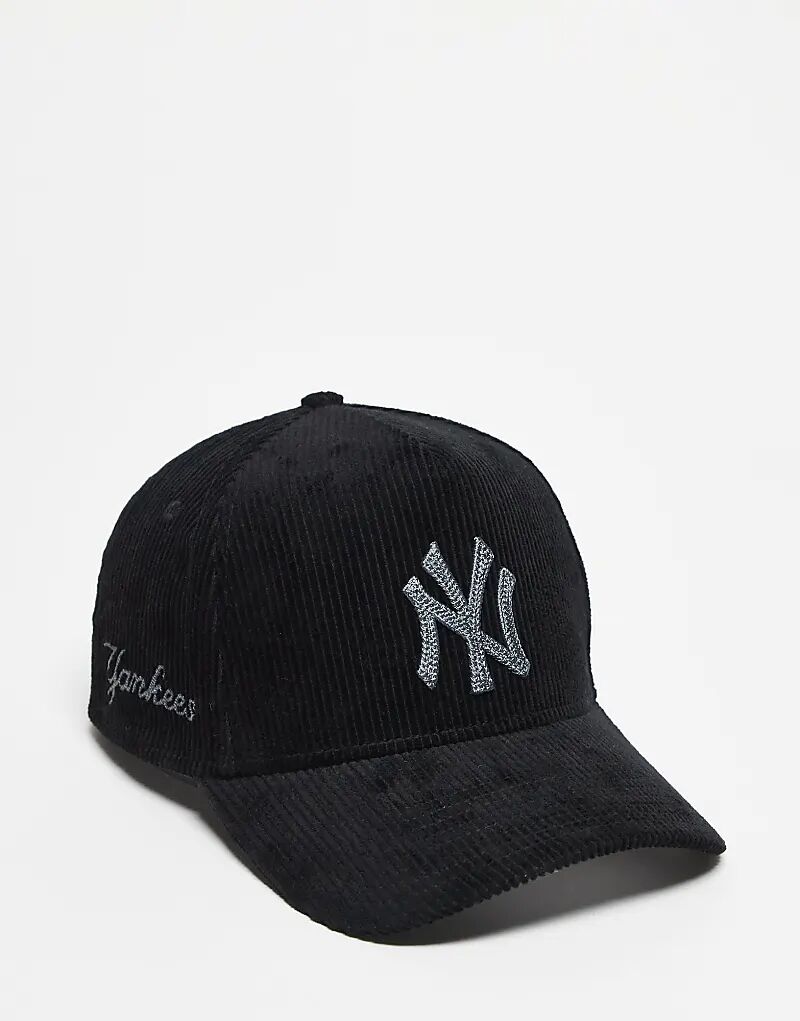 Черная кепка New Era NY Yankees E-frame с текстильным ремешком
Черная кепка New Era NY Yankees E-frame с текстильным ремешком