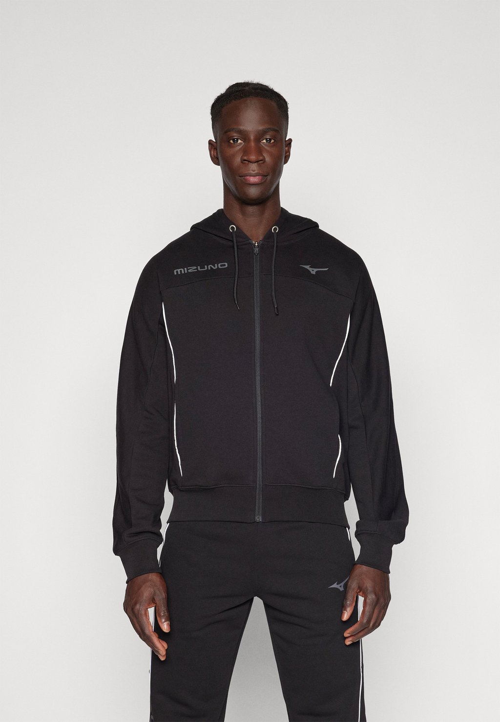 Толстовка на молнии ATHLETICS JACKET Mizuno, черный
Толстовка на молнии ATHLETICS JACKET Mizuno, черный