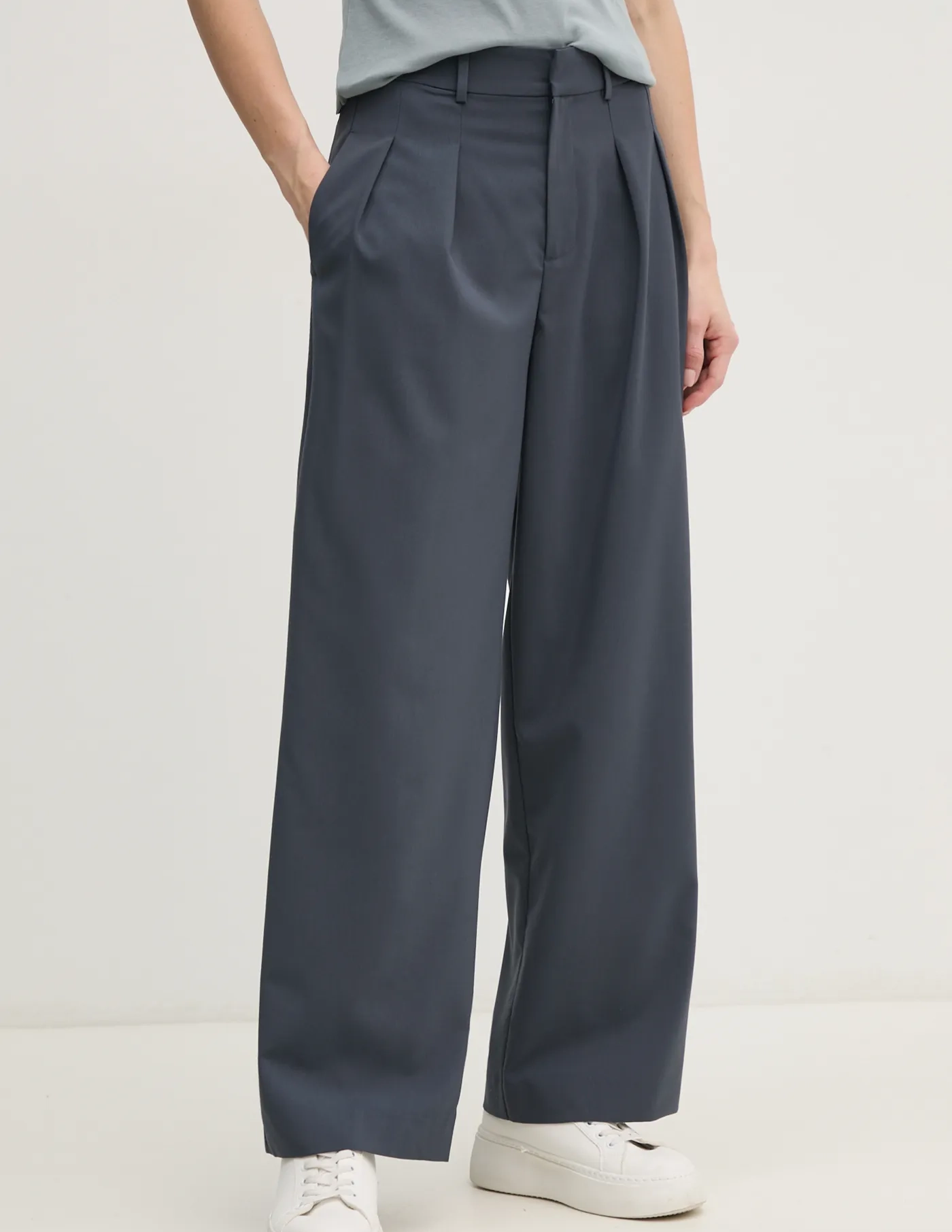 Брюки Calvin Klein Jeans, серый
Брюки Calvin Klein Jeans, серый