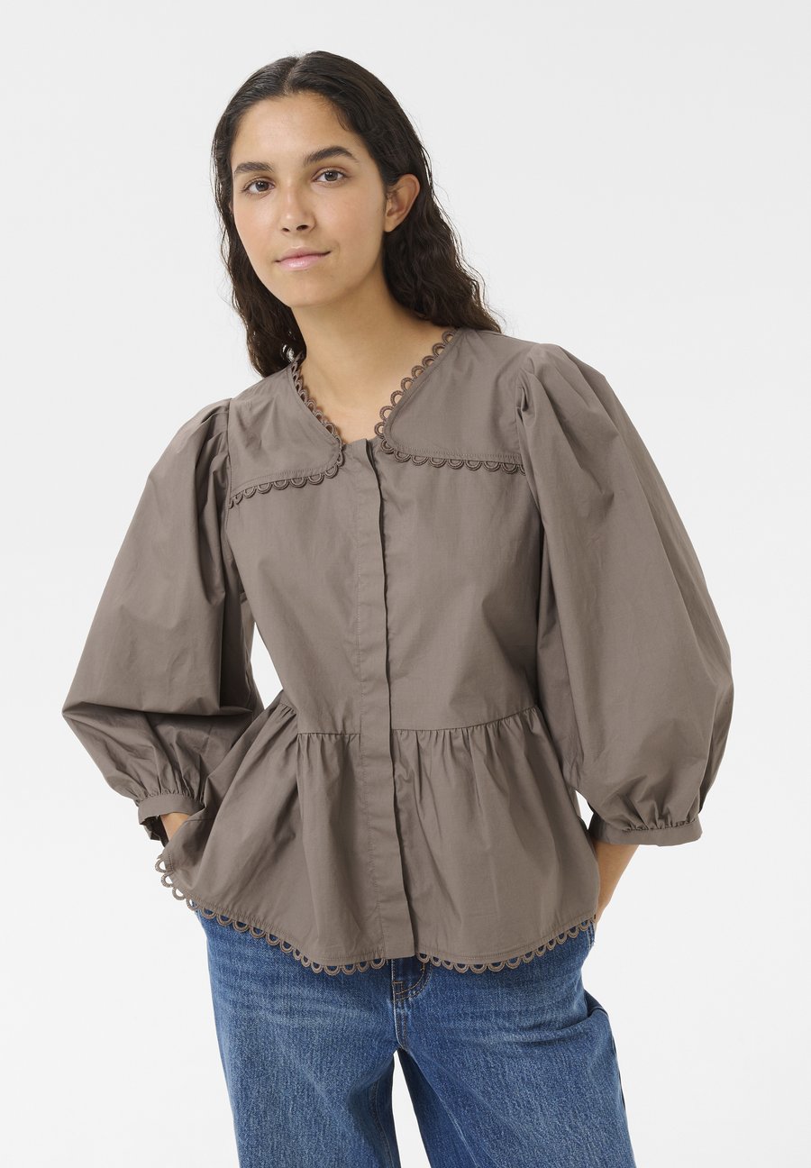 Блуза Karen by Simonsen Blouse, Grey
Блуза Karen by Simonsen Blouse, Grey