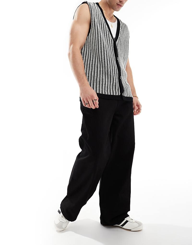 Cotton On – черные супермешковатые джинсы
Cotton On – черные супермешковатые джинсы