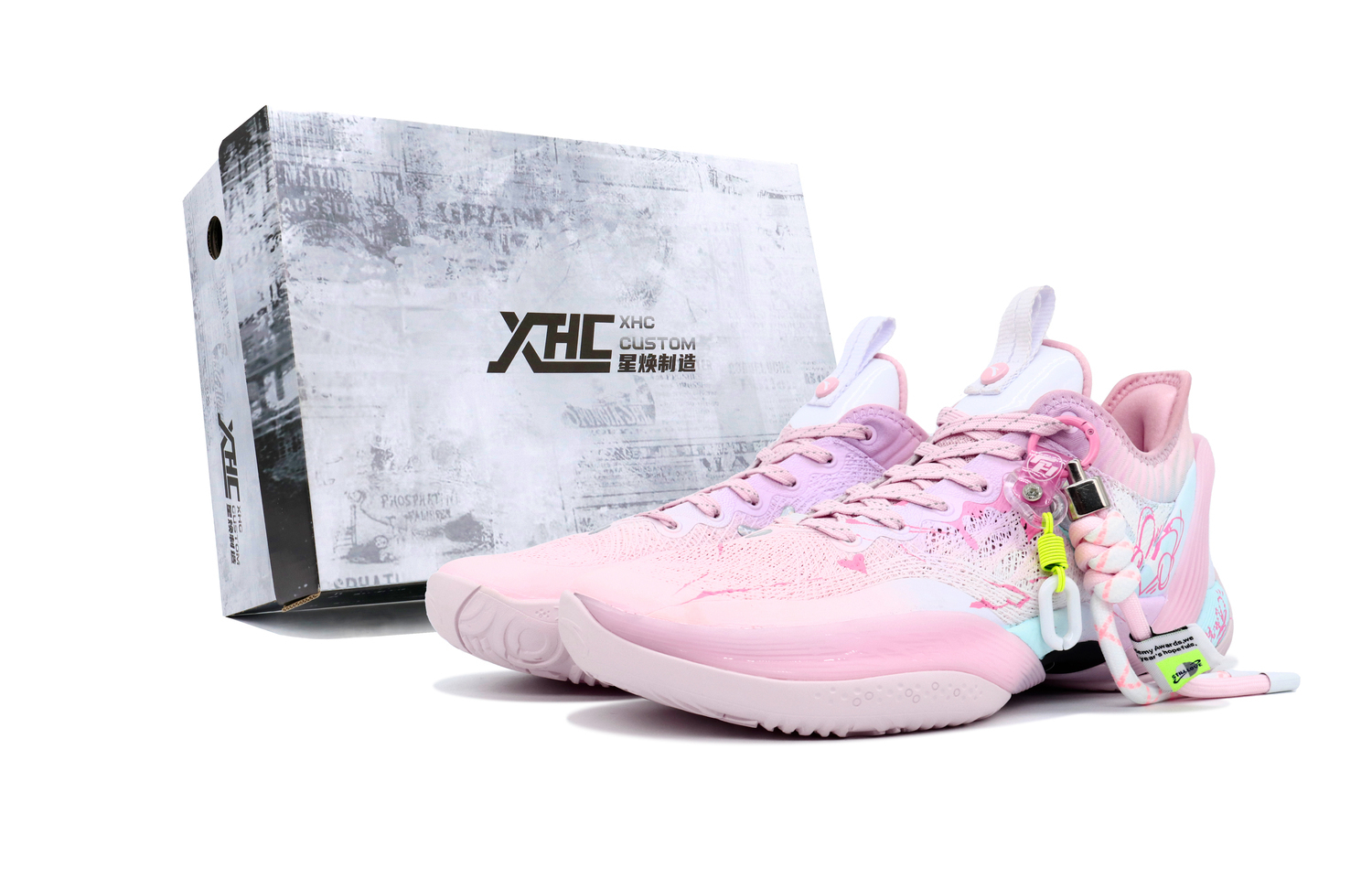 Антискользящие износостойкие баскетбольные кроссовки с низким верхом Anta Three-point Rain1.0 мужские розовые
Антискользящие износостойкие баскетбольные кроссовки с низким верхом Anta Three-point Rain1.0 мужские розовые