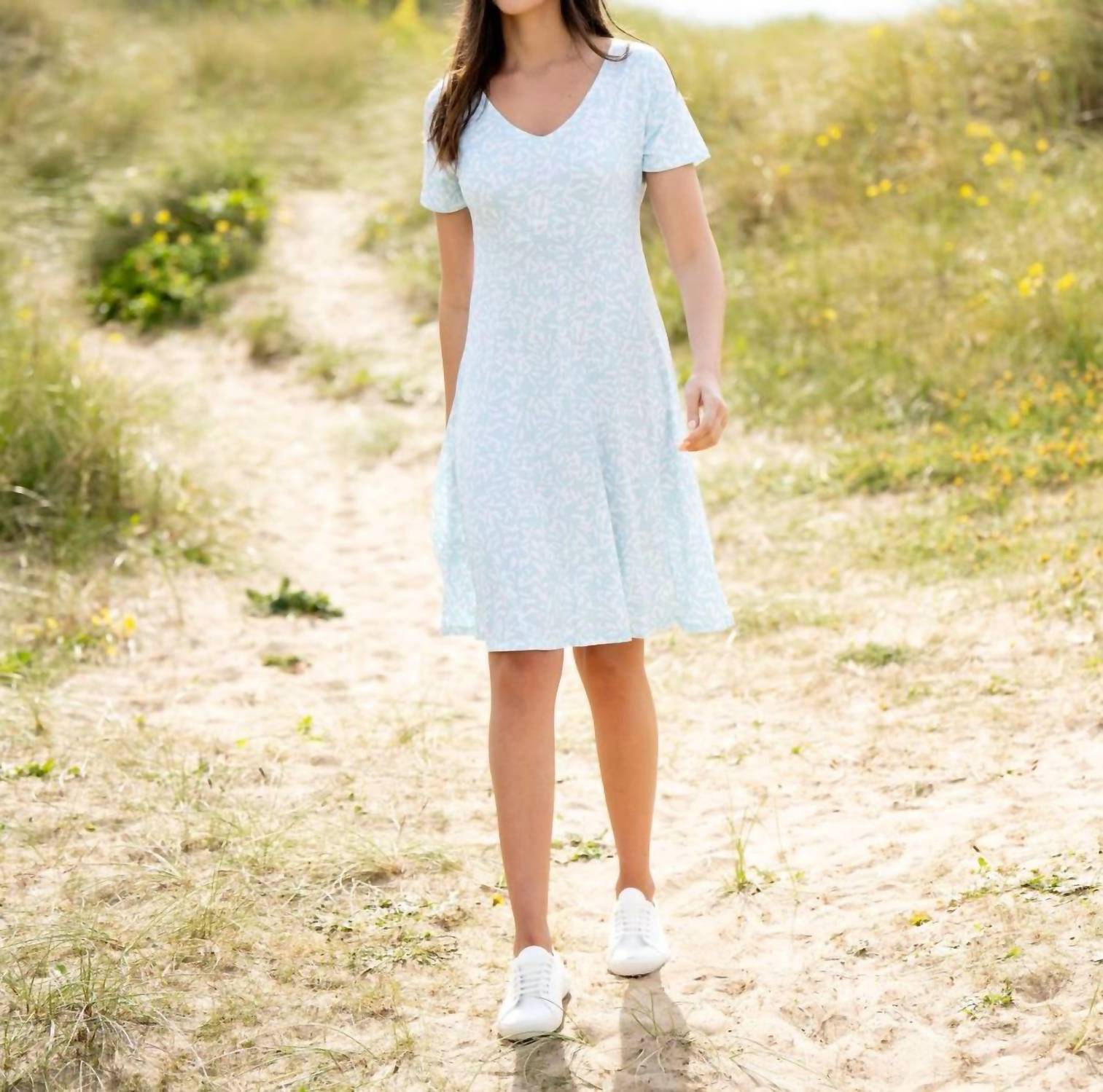 Женское мини-платье в синем цвете MARBLE
Женское мини-платье в синем цвете MARBLE