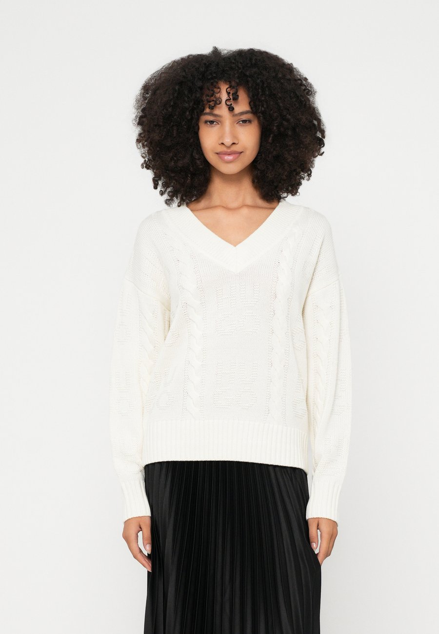 Джемпер HUGO SYPRES, Open White/Off-White
Джемпер HUGO SYPRES, Open White/Off-White