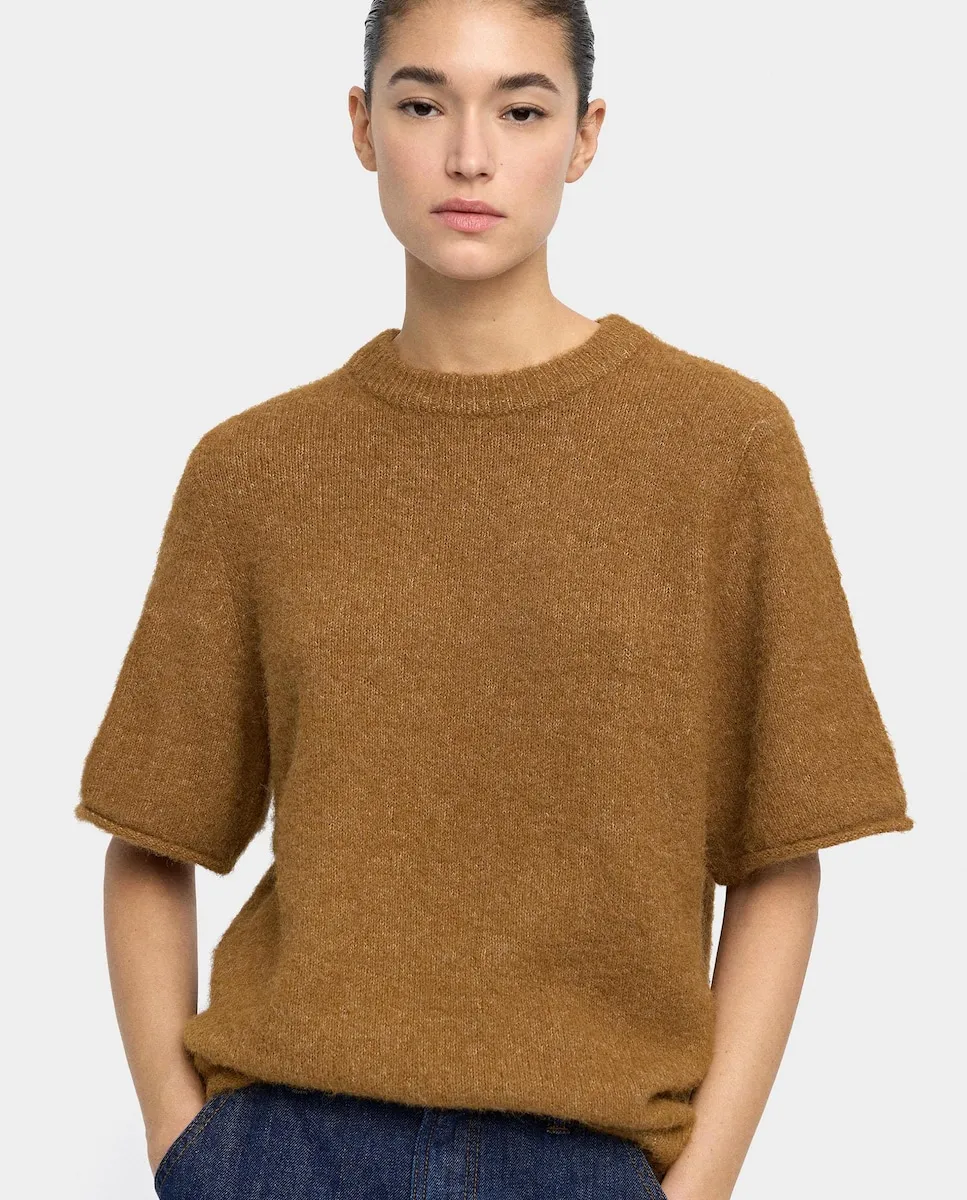 Женский короткий рукав трикотажный джемпер однотонный Parfois, песочный
Женский короткий рукав трикотажный джемпер однотонный Parfois, песочный