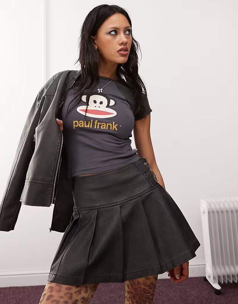 Мини-юбка Daisy Street с низкой посадкой и складками из искусственной кожи
Мини-юбка Daisy Street с низкой посадкой и складками из искусственной кожи