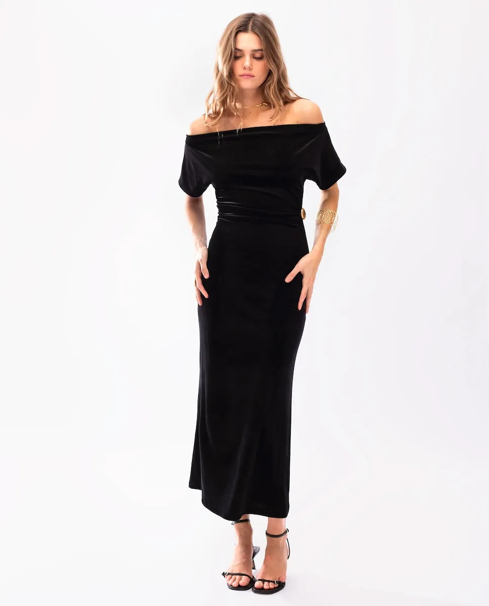 Платье миди из бархата с асимметричными рукавами The-Are, черный
Платье миди из бархата с асимметричными рукавами The-Are, черный